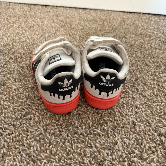 Adidas Kids White Sneakers with Red Trim - Picture 3 of 7